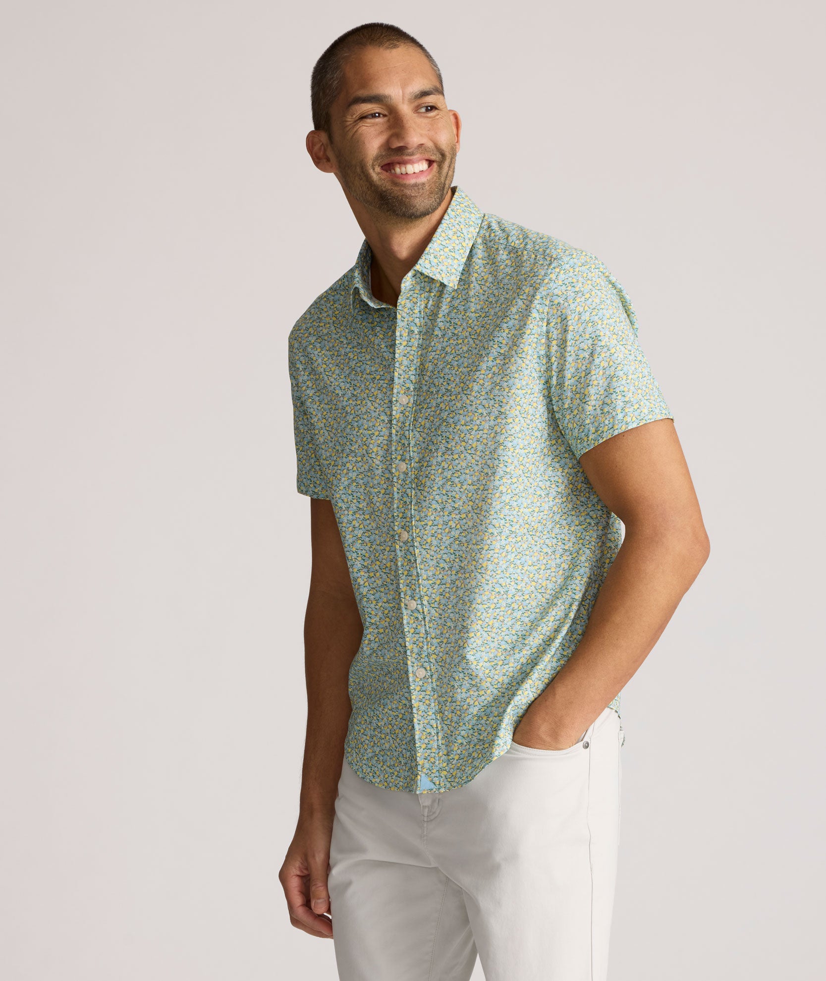 Men's Performance Short-Sleeve Shirt - Wrinkle-Resistant & Moisture-Wicking